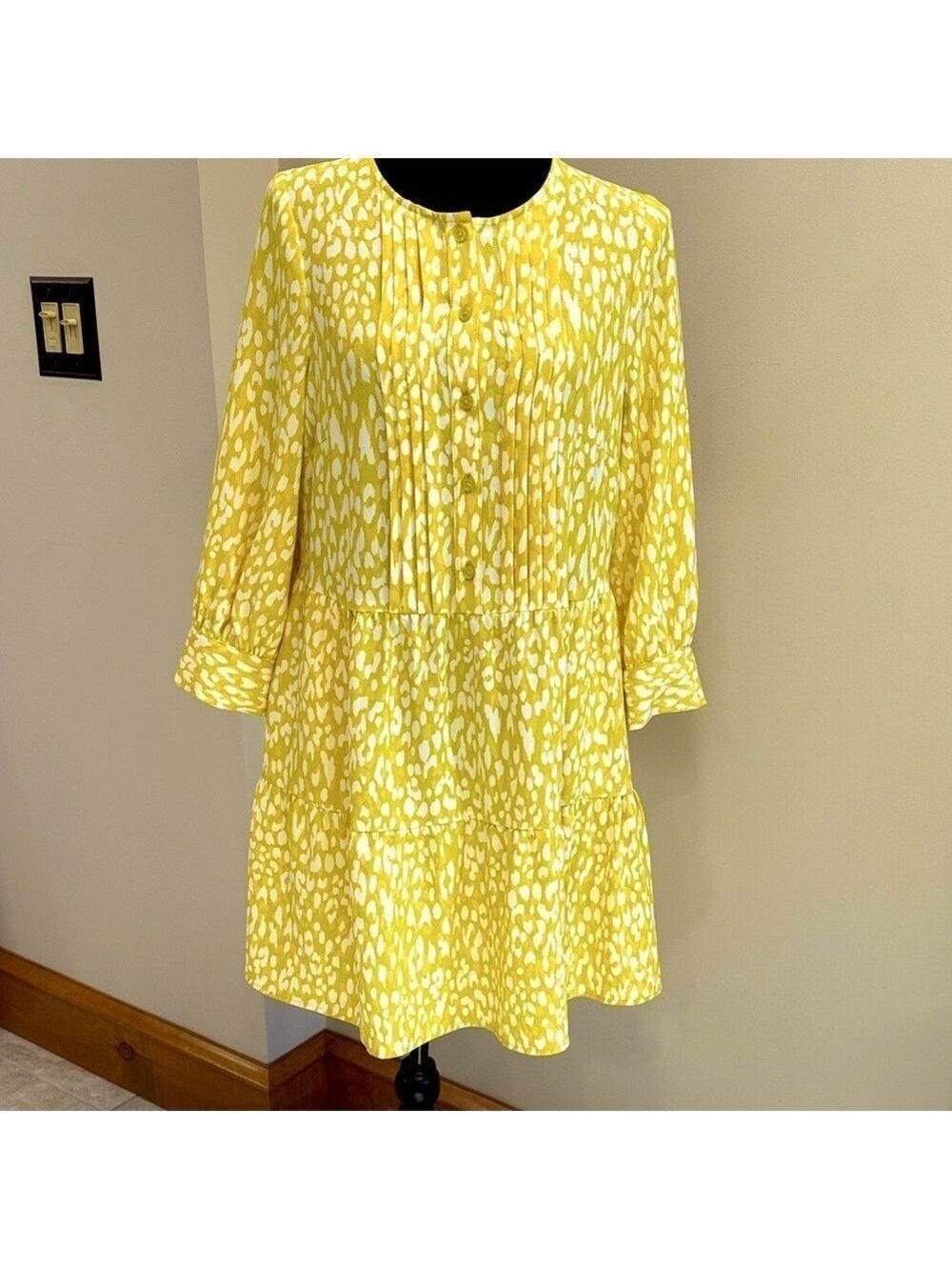 Who What Wear Citrus Yellow and white animal print dress size XS